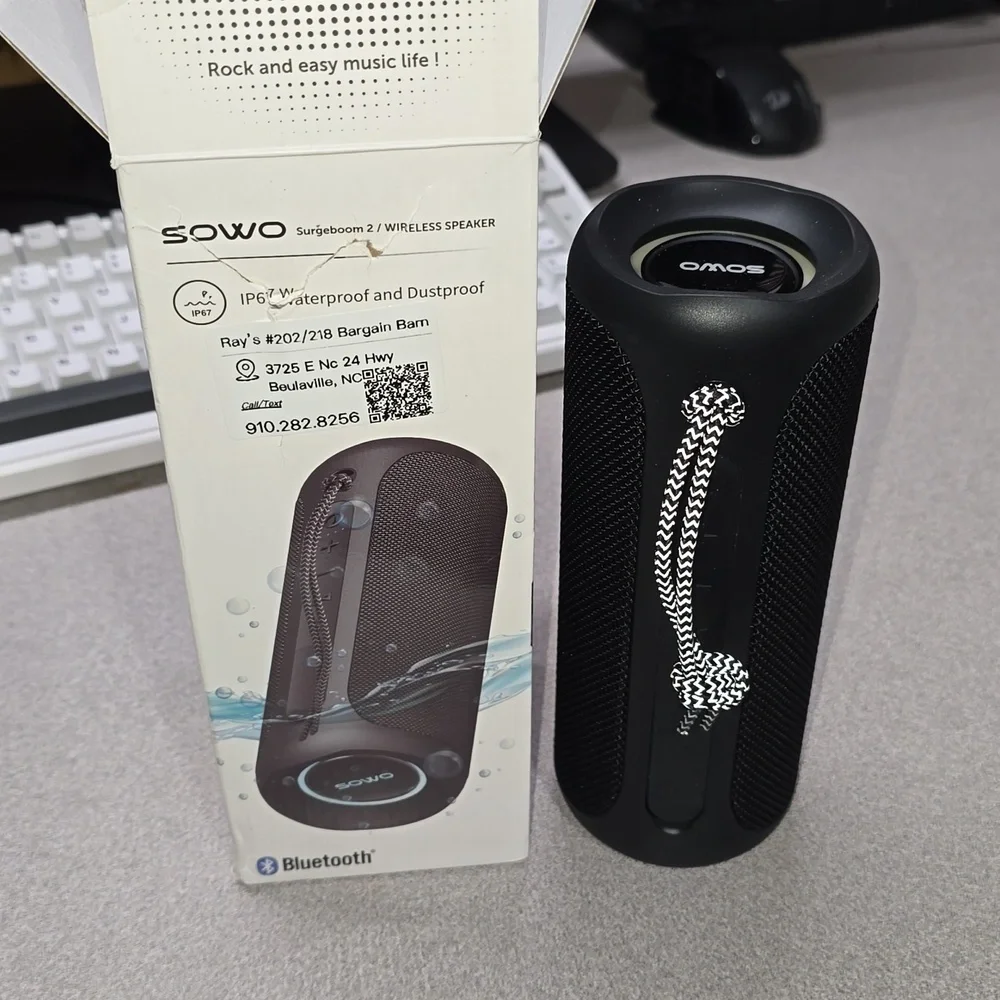(C1)  Lot of 2 Bluetooth wireless speakers